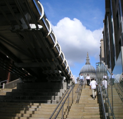 090911_London_St_Paul