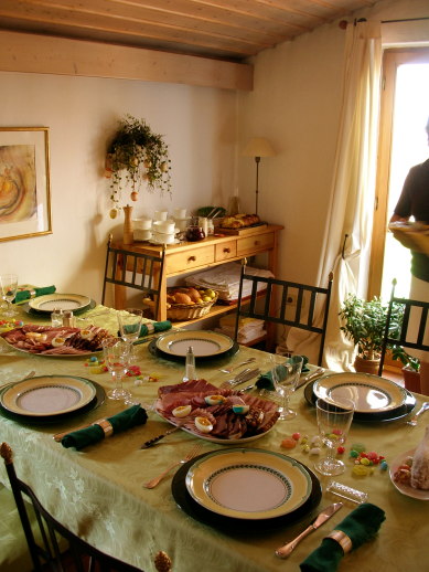 ostertafel_2008.JPG